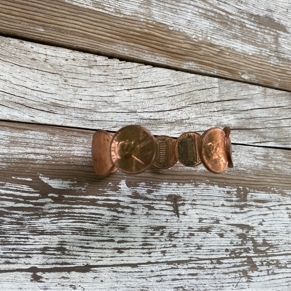 Vintage 80s penny bracelet cuff, size 7.5” - Picture 9 of 16